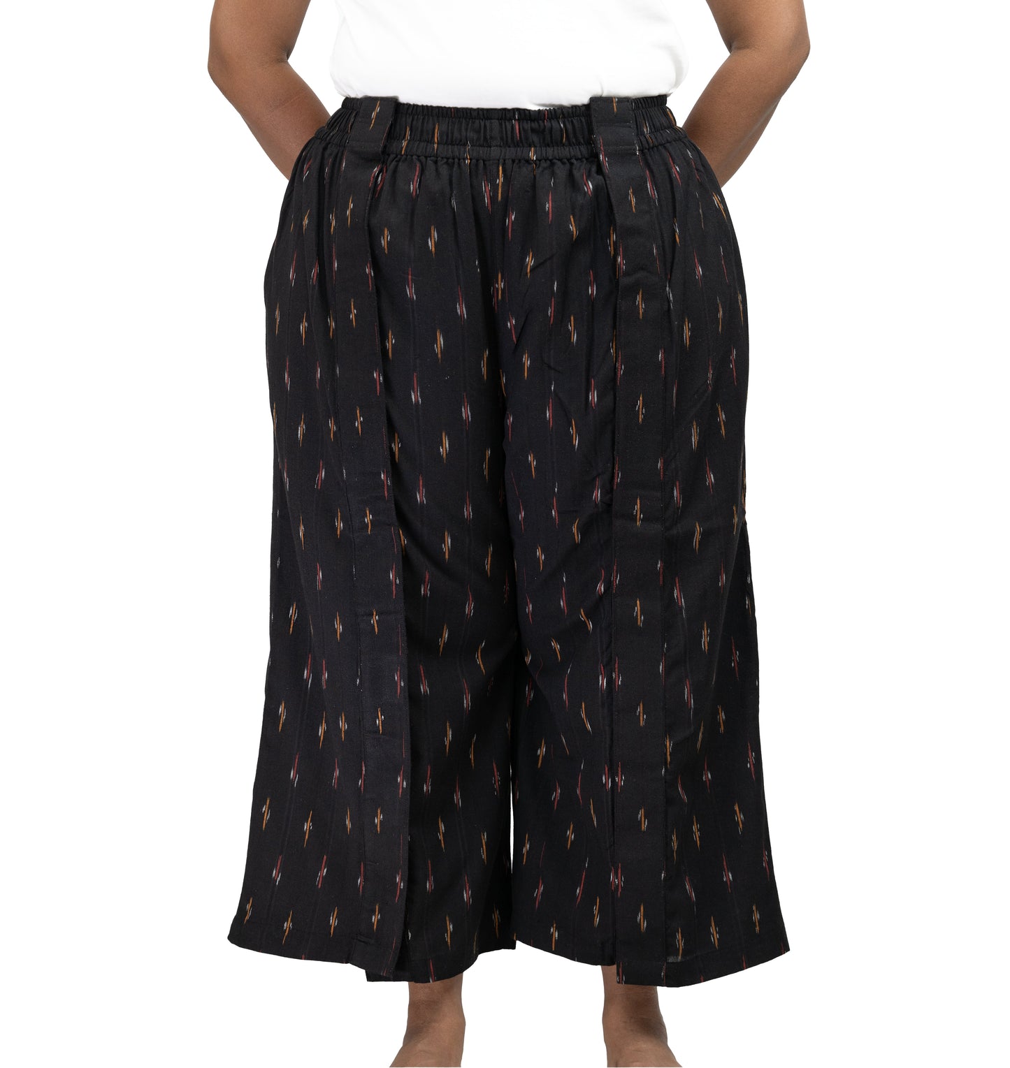 Fully side open pant for women for knee surgery, hip surgery, leg cast in black color. Has pockets