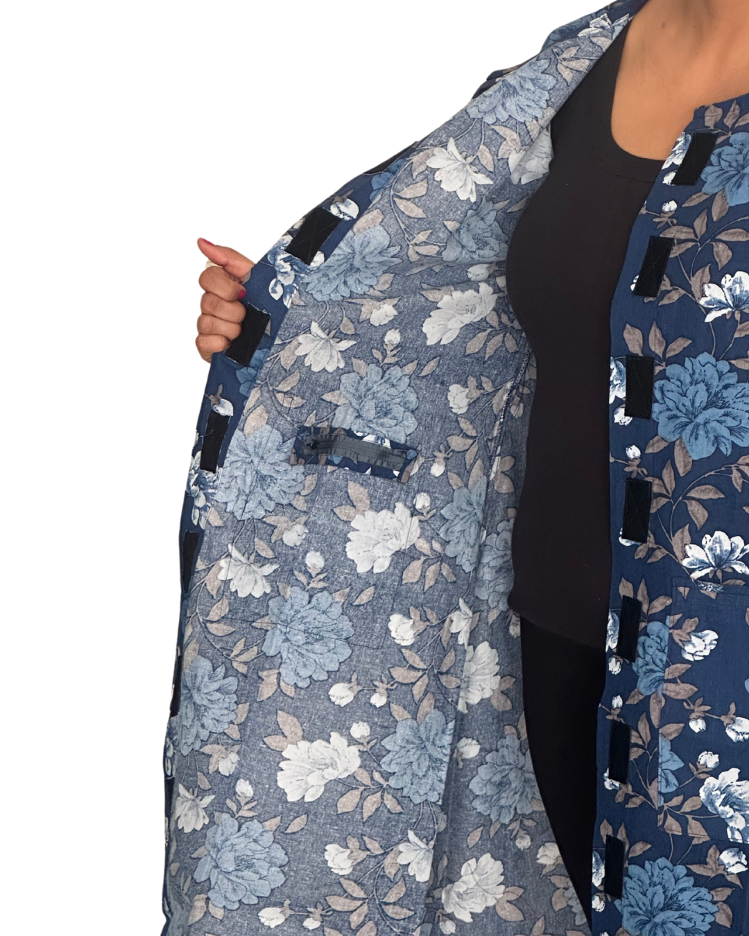 Fully front open gown with large front pokcets with inside zip. Blue color with floral print