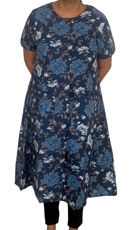 Fully front open gown with large front pokcets in blue color with floral print